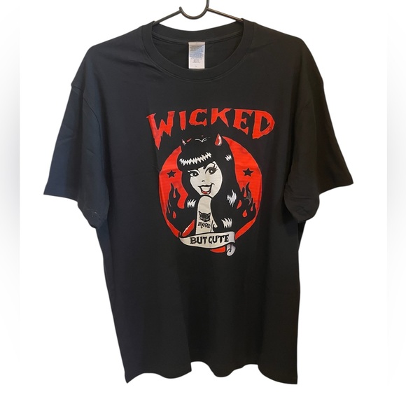 Wicked But Cute Graphic Tee in Black and Red size L - Picture 2 of 5